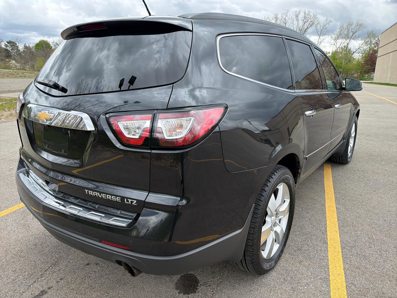 Used 2013 Chevrolet Traverse LTZ AWD/4WD image 5
