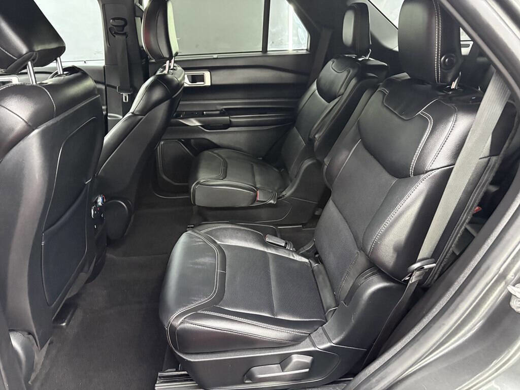 Used 2020 Ford Explorer ST w/ ST Street Pack image 11