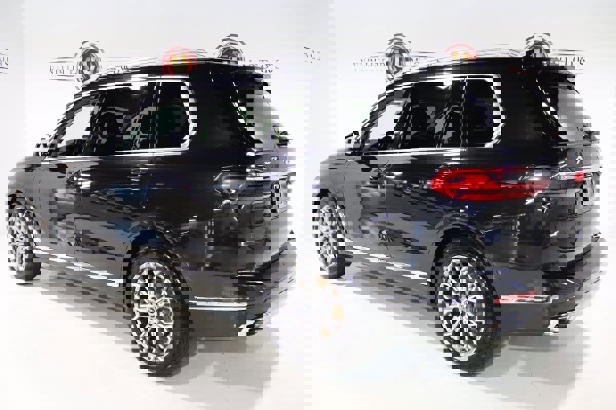 Used 2019 BMW X7 xDrive50i image 3