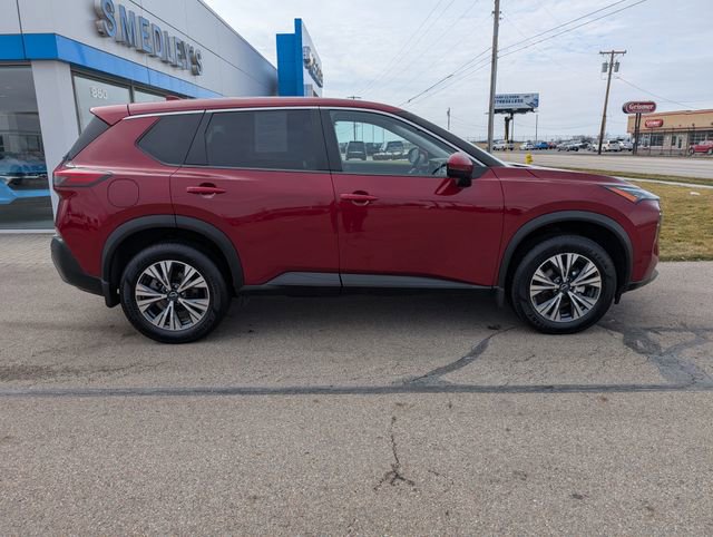 Used 2023 Nissan Rogue SV image 3