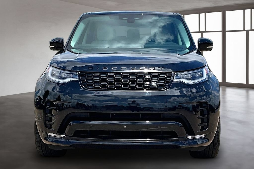 Certified 2025 Land Rover Discovery Dynamic SE AWD/4WD image 3