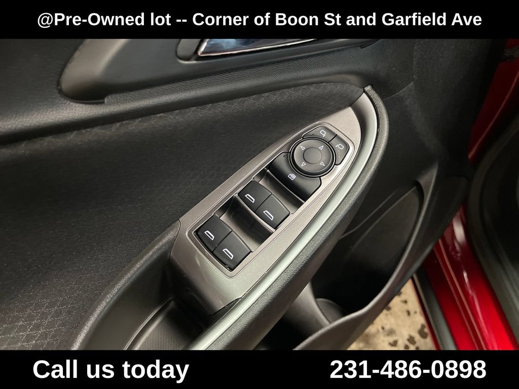 Used 2023 Chevrolet Malibu RS FWD image 16