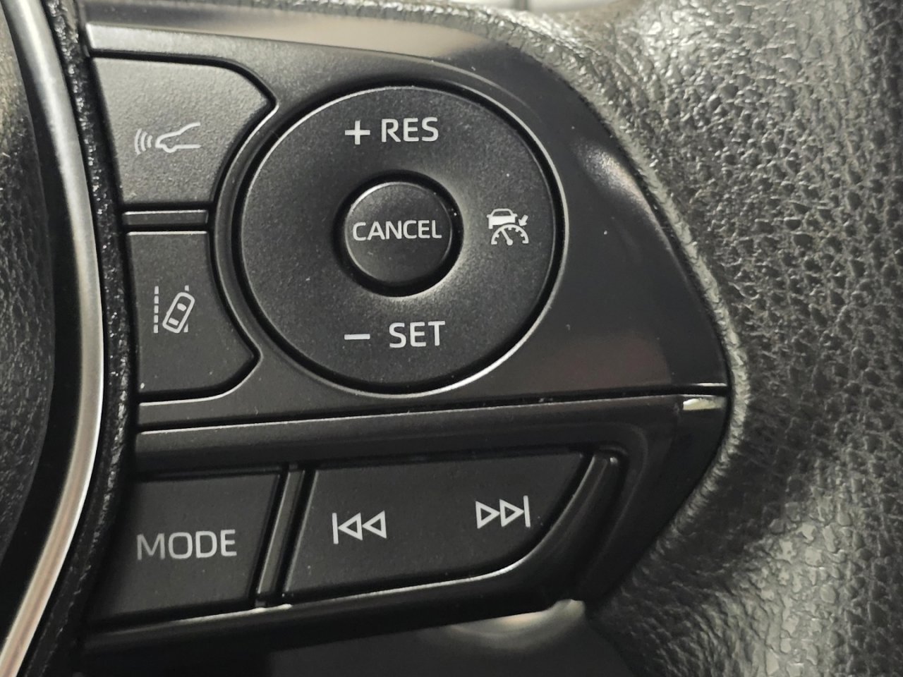 Certified 2019 Toyota Camry LE w/ Convenience Package image 28