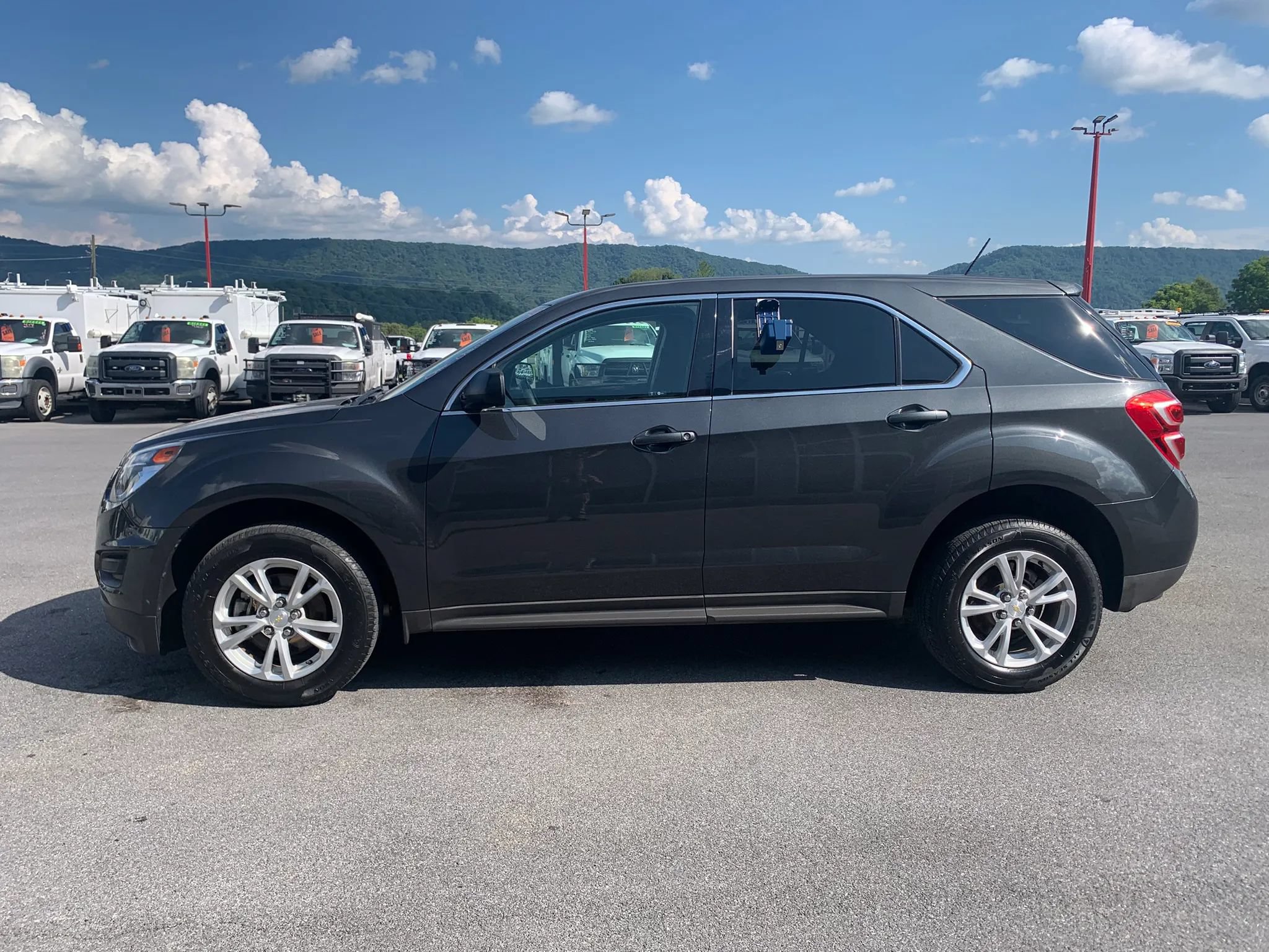 Used 2017 Chevrolet Equinox LS AWD/4WD image 5