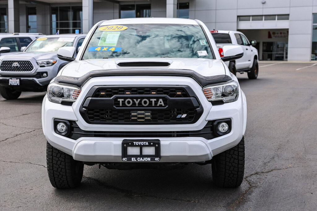 Used 2020 Toyota Tacoma TRD Sport w/ Technology Package AWD/4WD image 16