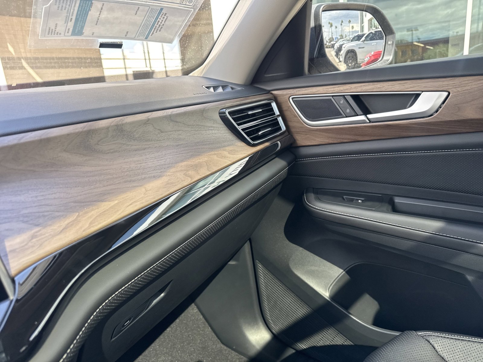 New 2026 Volkswagen Atlas SE image 25