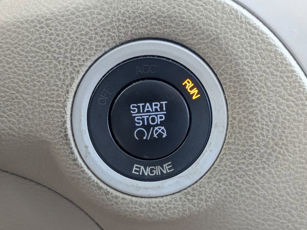 Used 2014 Chrysler 300 C RWD image 37