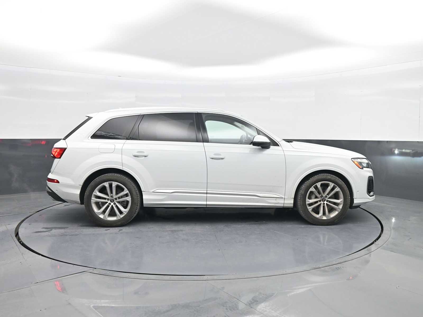 Used 2025 Audi Q7 3.0T Prestige w/ Prestige Package image 9