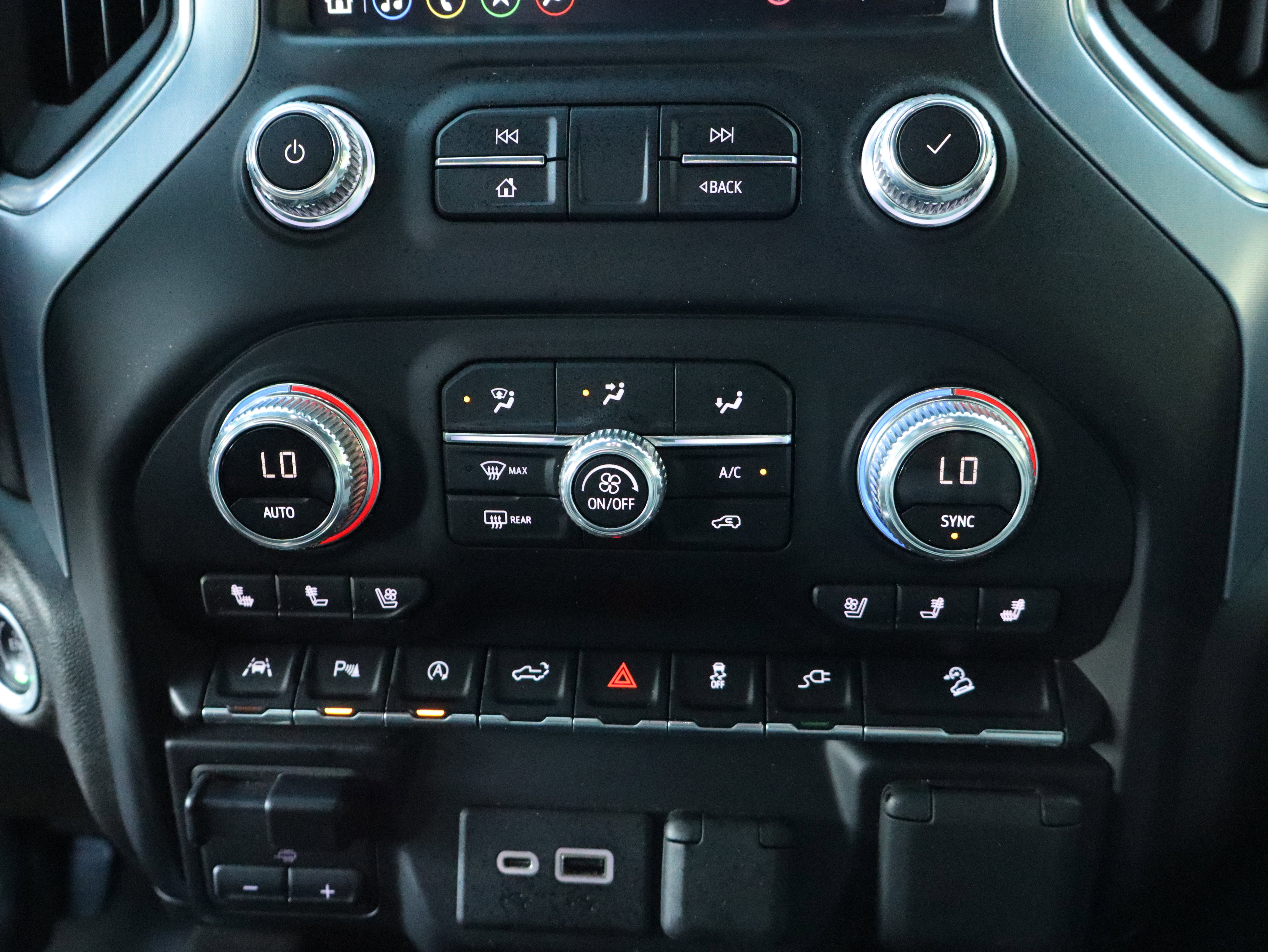 Used 2019 GMC Sierra 1500 SLT w/ SLT Premium Plus Package AWD/4WD image 34