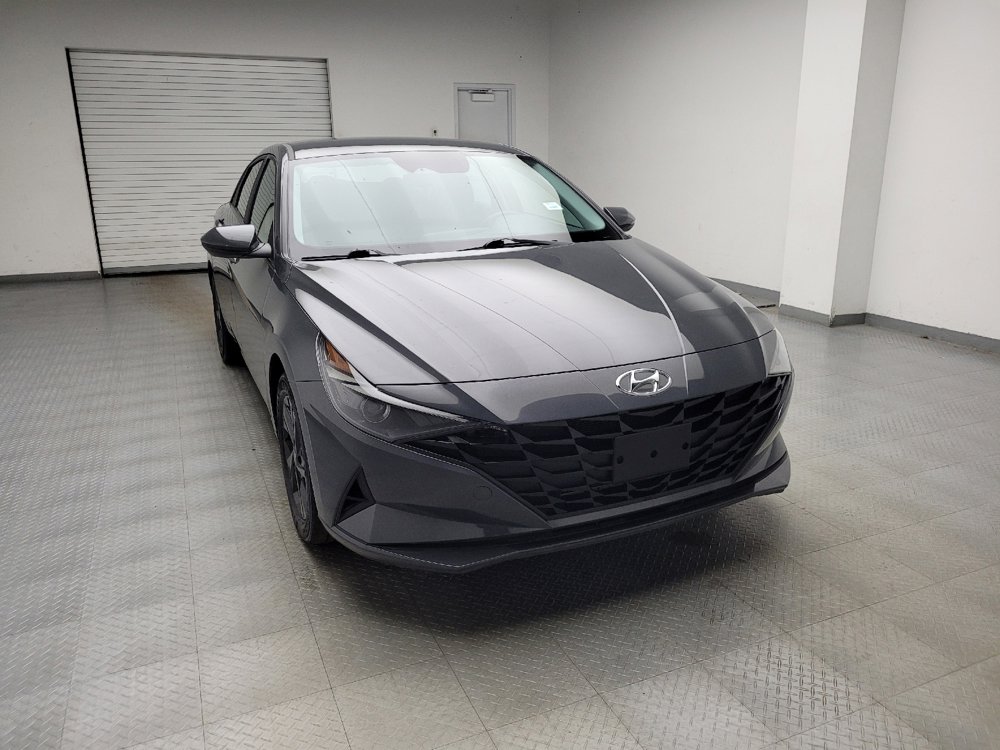 Used 2023 Hyundai Elantra SEL w/ Preferred Accessory Package FWD image 14