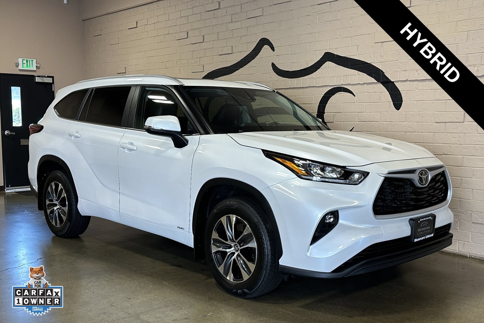 Used 2025 Toyota Highlander XLE AWD/4WD image 1