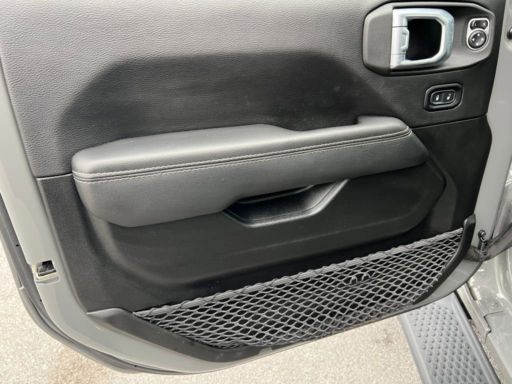 Used 2023 Jeep Wrangler Unlimited Sahara w/ Cold Weather Group image 24