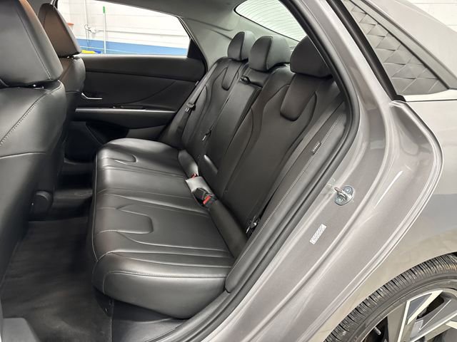 Used 2024 Hyundai Elantra Limited image 29