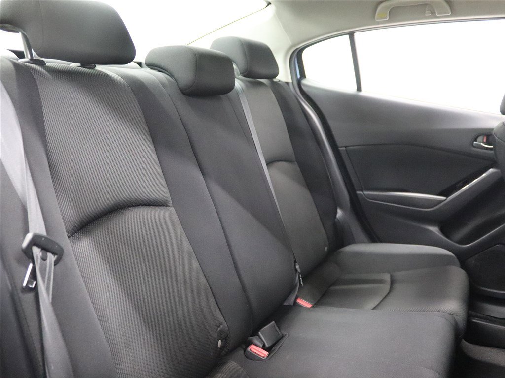 Used 2018 MAZDA MAZDA3 Sport FWD image 12