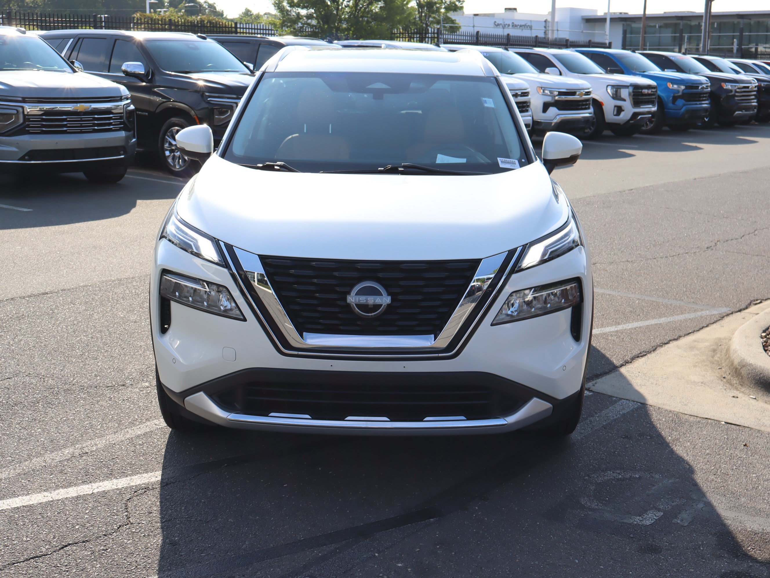 Used 2023 Nissan Rogue Platinum w/ Platinum Premium Package AWD/4WD image 3