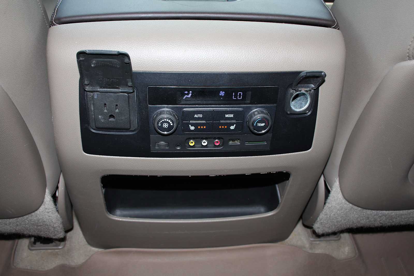 Used 2015 Chevrolet Suburban LTZ AWD/4WD image 29