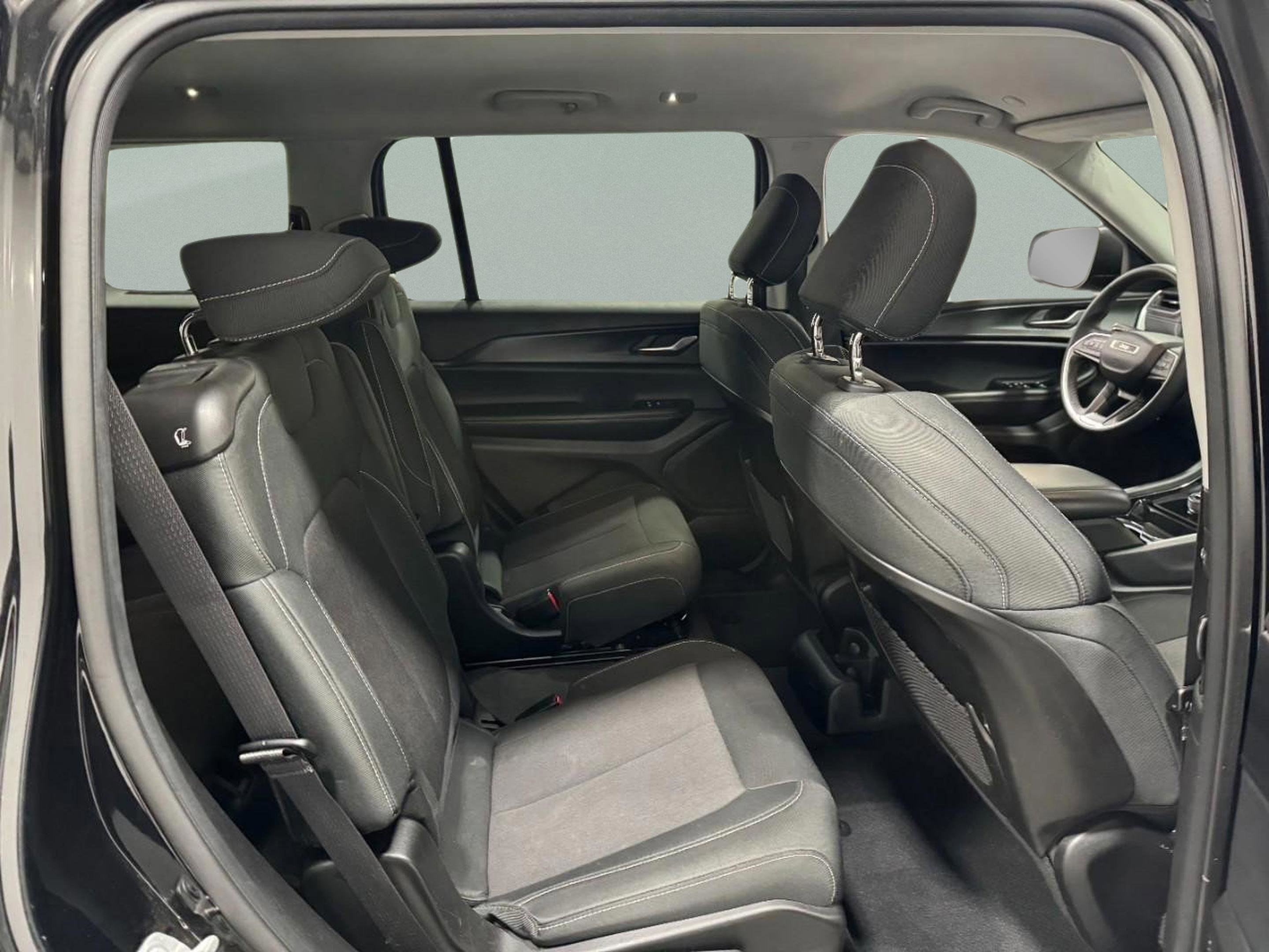 Used 2023 Jeep Grand Cherokee L Laredo image 12