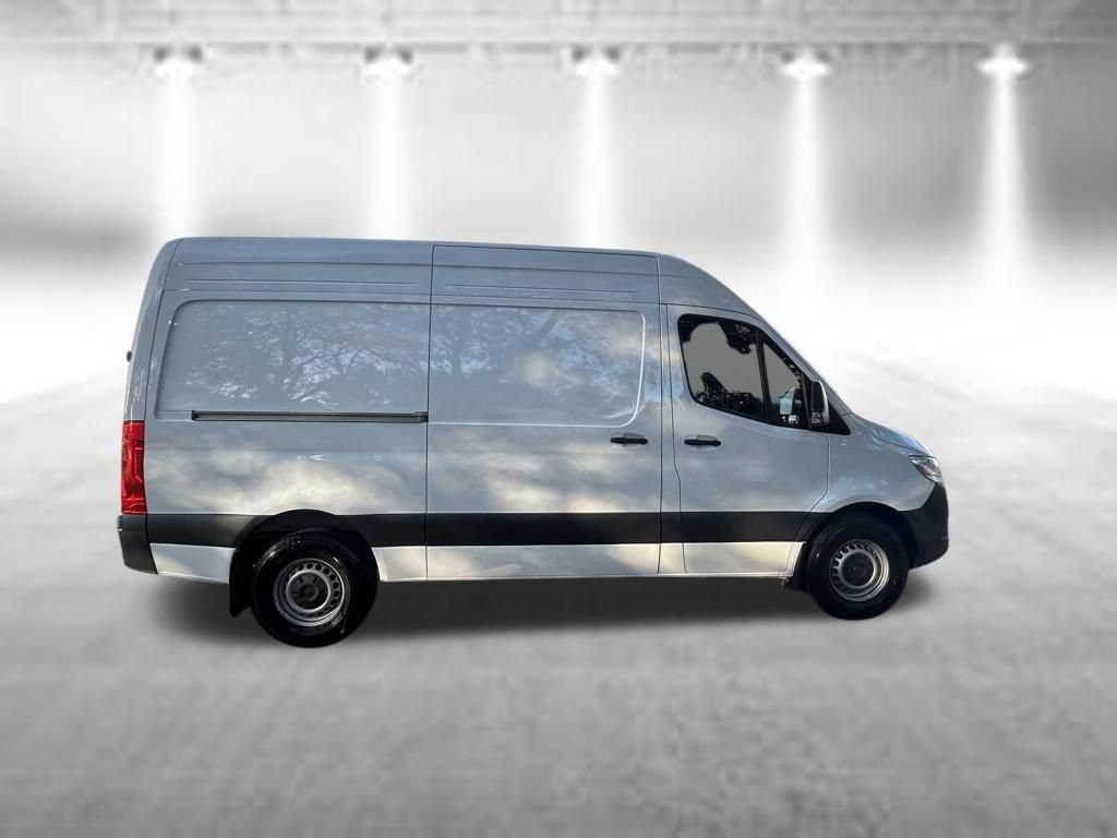 Used 2025 Mercedes-Benz Sprinter 2500 image 3