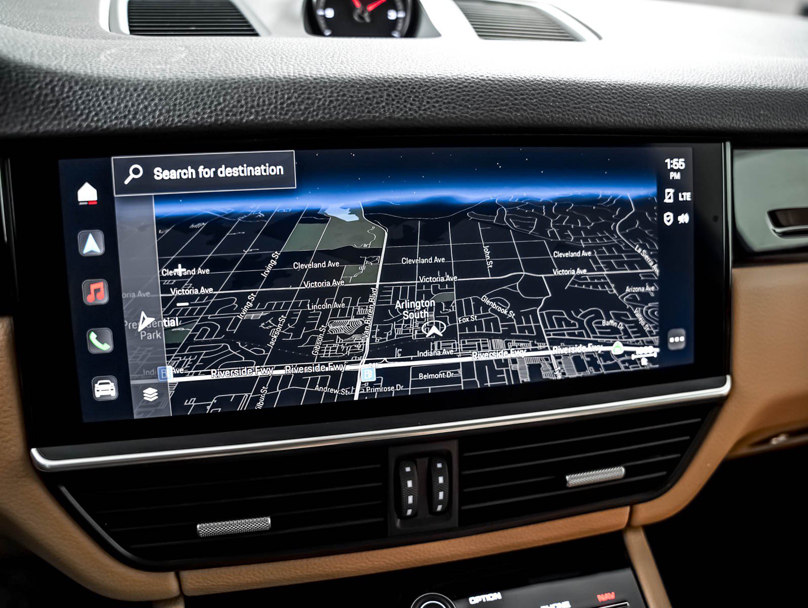 Certified 2023 Porsche Cayenne Platinum Edition AWD/4WD image 24