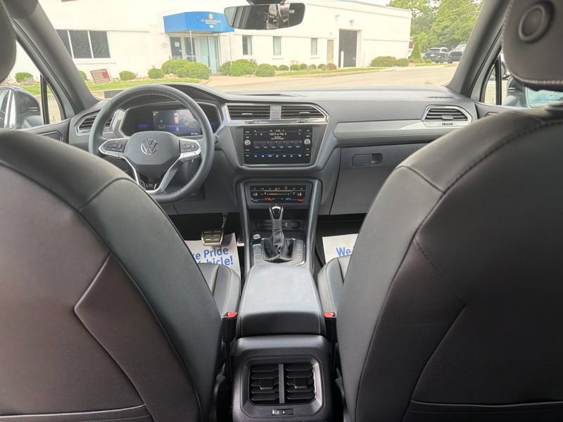 Used 2023 Volkswagen Tiguan SE R-Line FWD image 15