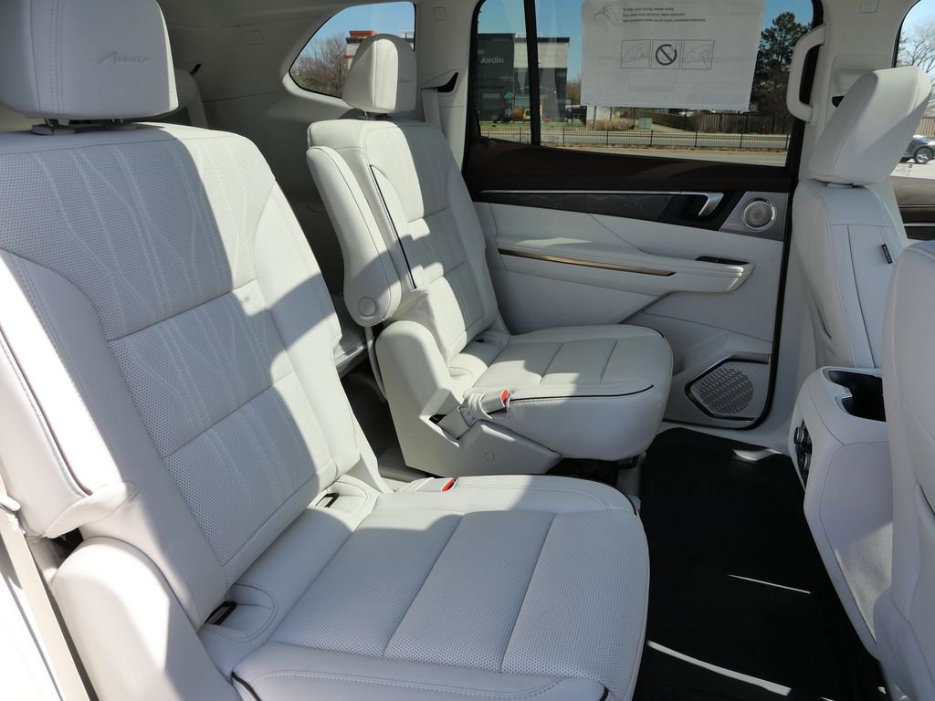 New 2026 Buick Enclave Avenir w/ Super Cruise Package AWD/4WD image 29