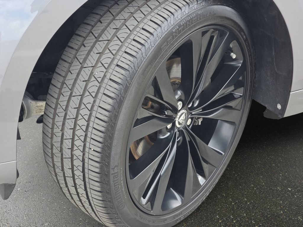 Certified 2025 Jaguar F-PACE R-Dynamic S AWD/4WD image 33