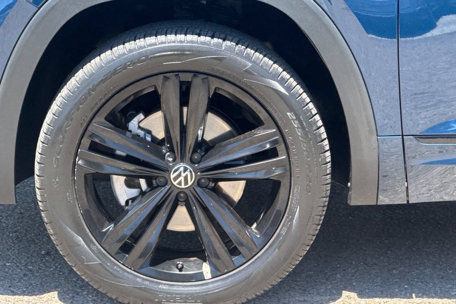 Used 2023 Volkswagen Atlas SEL R-Line AWD/4WD image 27