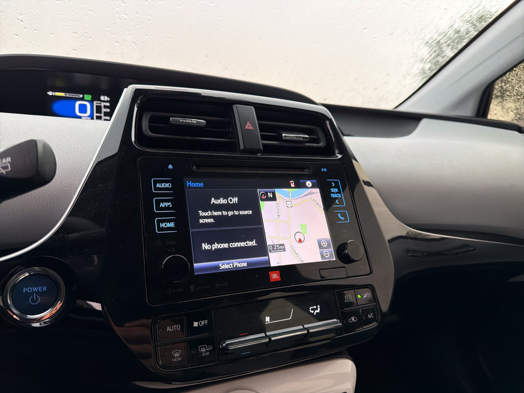Used 2017 Toyota Prius Four Touring w/ Premium Convenience Package FWD image 4