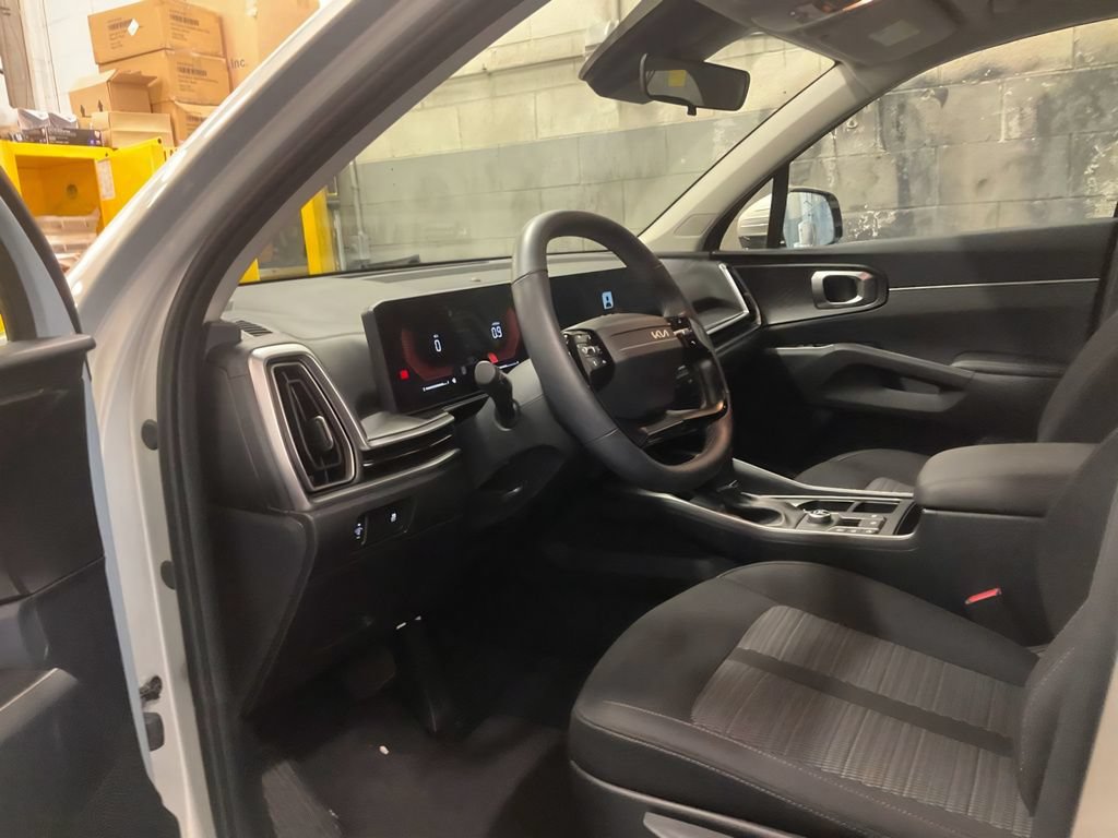 Certified 2026 Kia Sorento LX FWD image 12