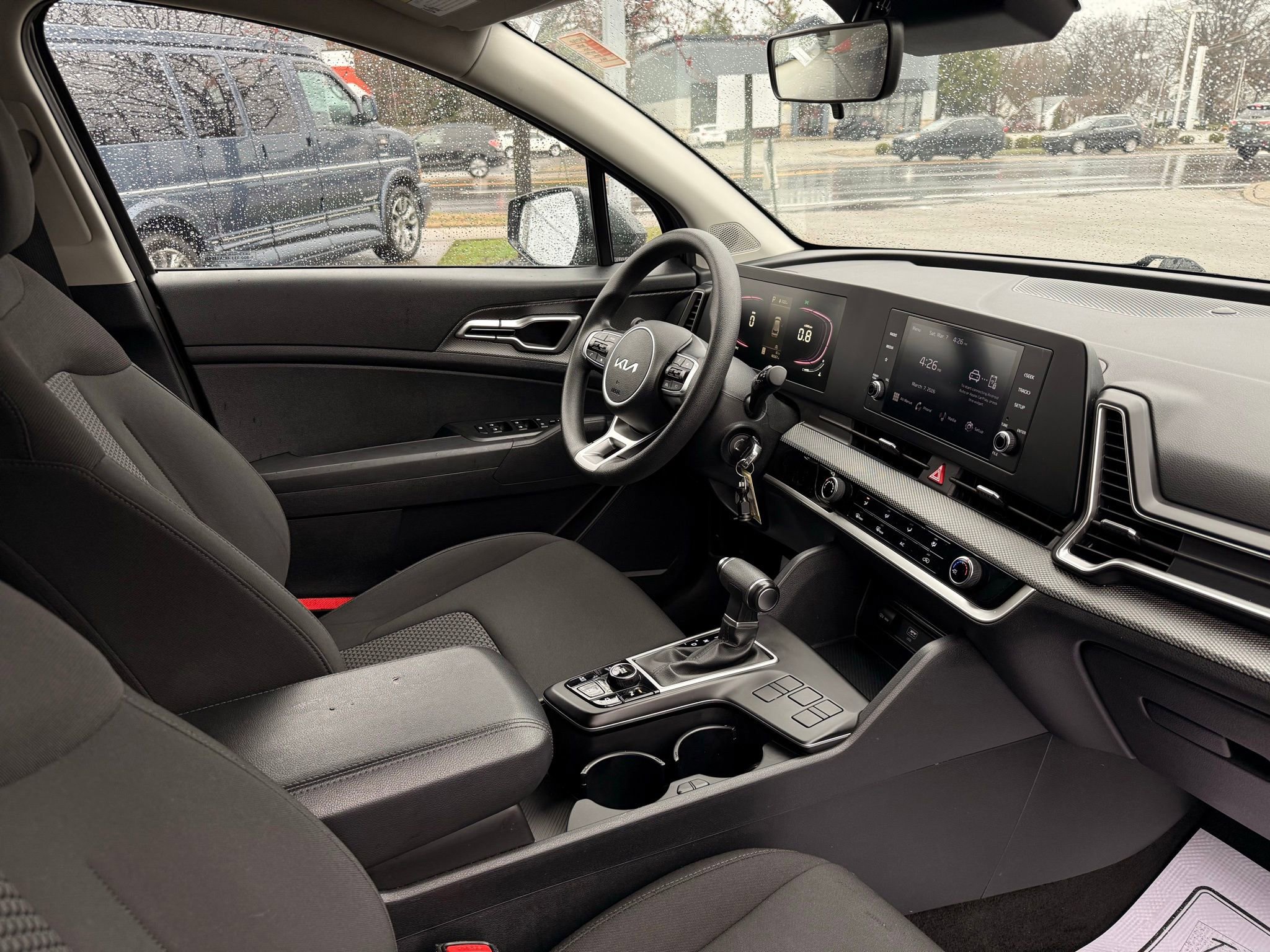 Used 2024 Kia Sportage LX image 15