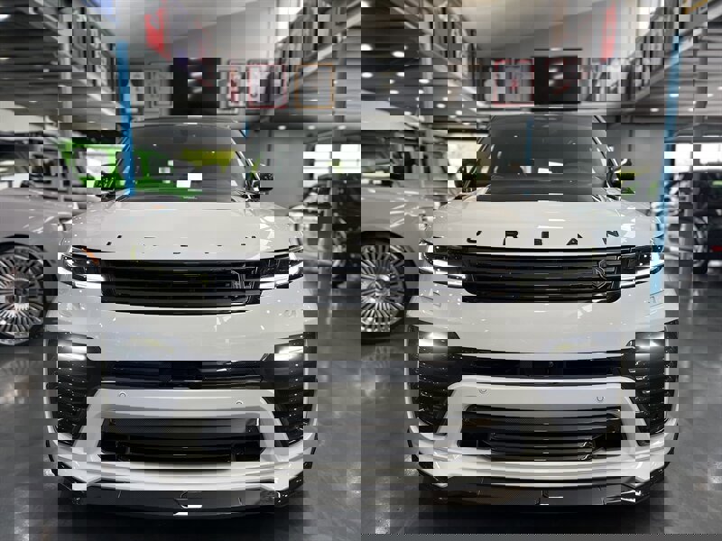 Used 2025 Land Rover Range Rover Sport SE image 2