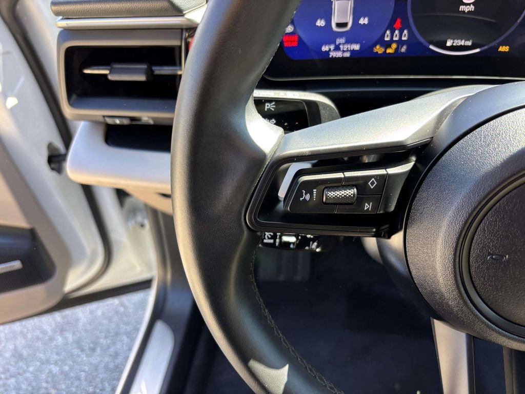 Used 2024 Porsche Macan 4 Electric image 27