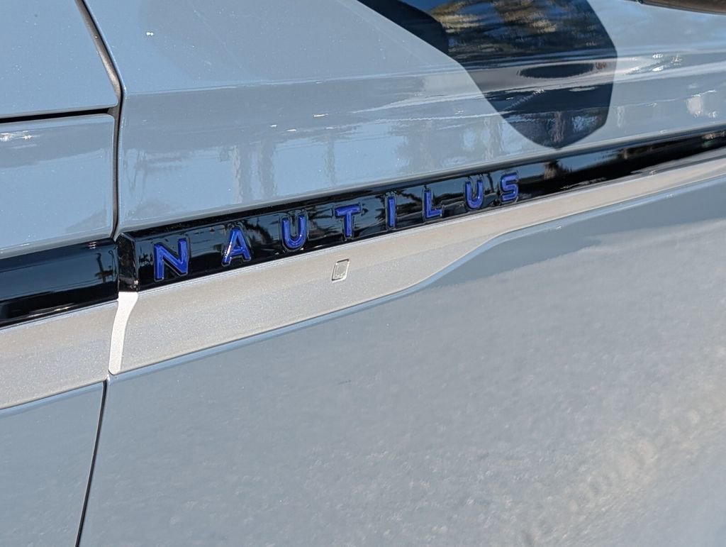 New 2025 Lincoln Nautilus Reserve image 10