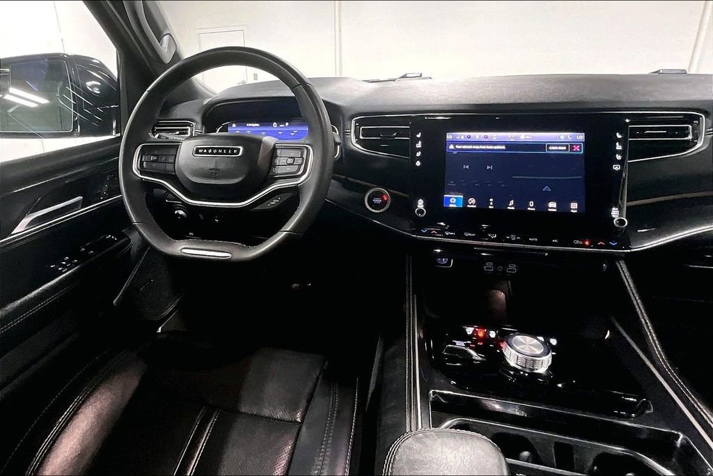 Used 2023 Jeep Wagoneer 4WD w/ Convenience Group I image 7