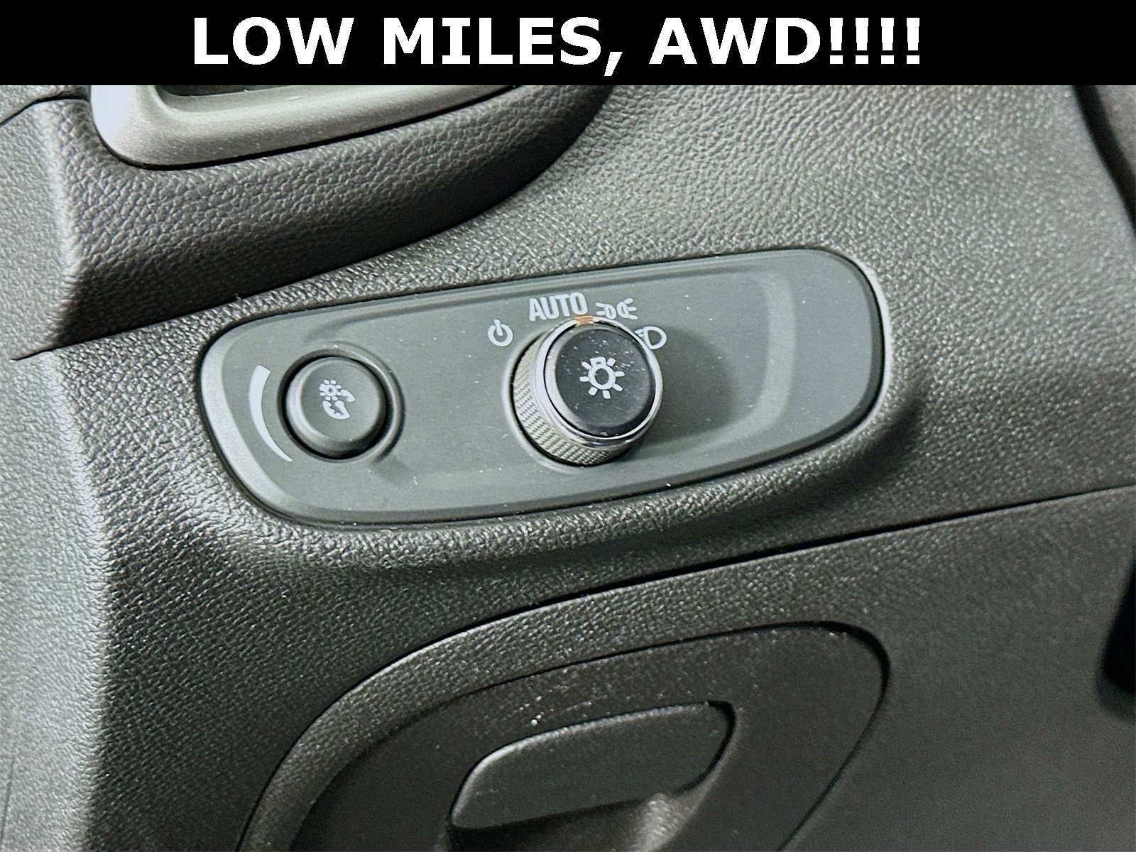 Used 2019 Chevrolet Trax LS w/ Tint and Cruise Package image 11