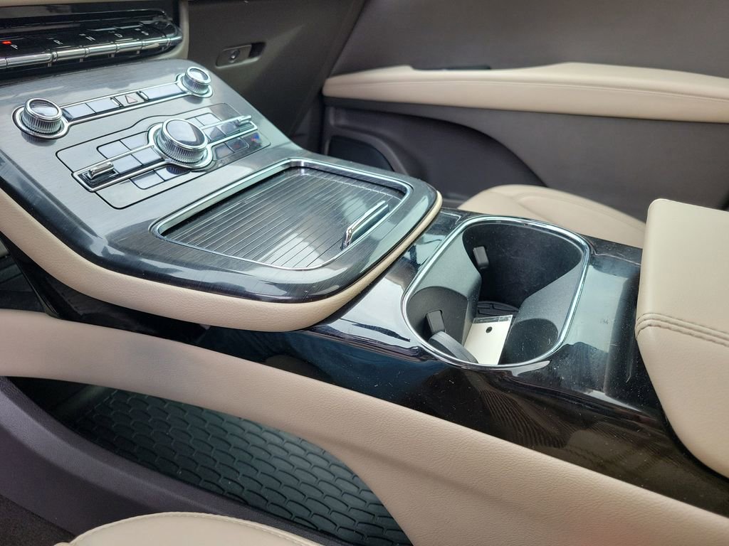 Certified 2022 Lincoln Nautilus Reserve w/ Equipment Group 201A image 29