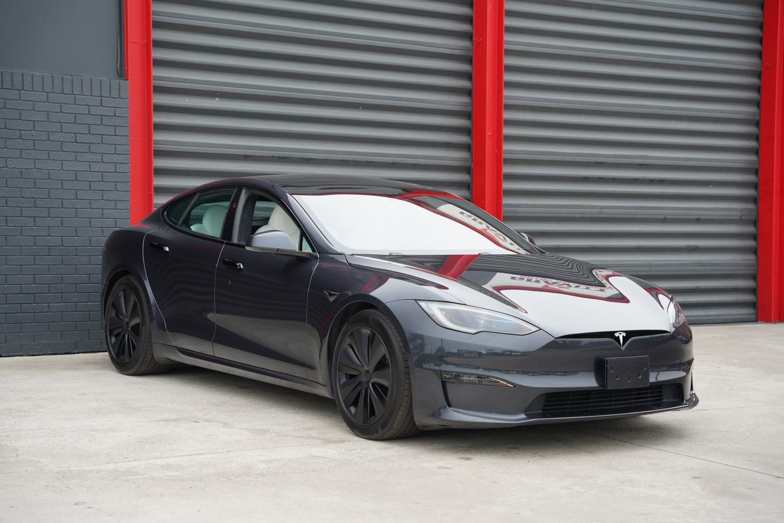 Used 2024 Tesla Model S image 4