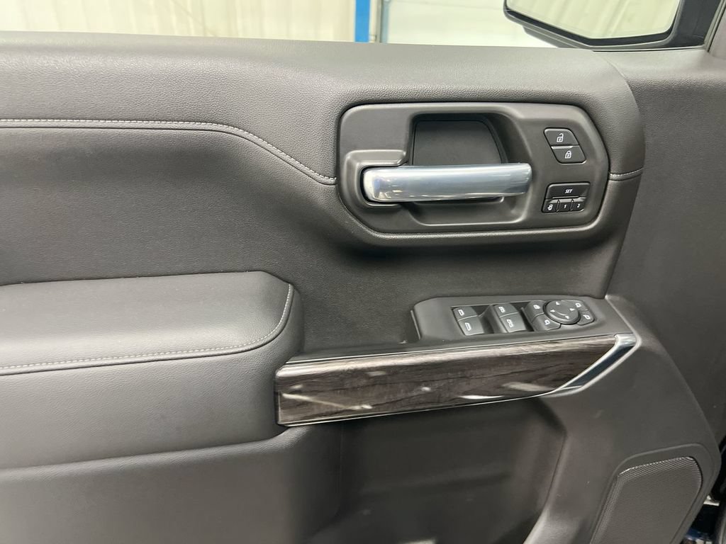 Used 2021 Chevrolet Silverado 1500 LTZ AWD/4WD image 20