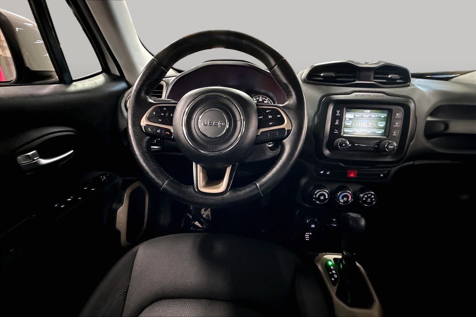 Used 2015 Jeep Renegade Latitude w/ Cold Weather Group II AWD/4WD image 6