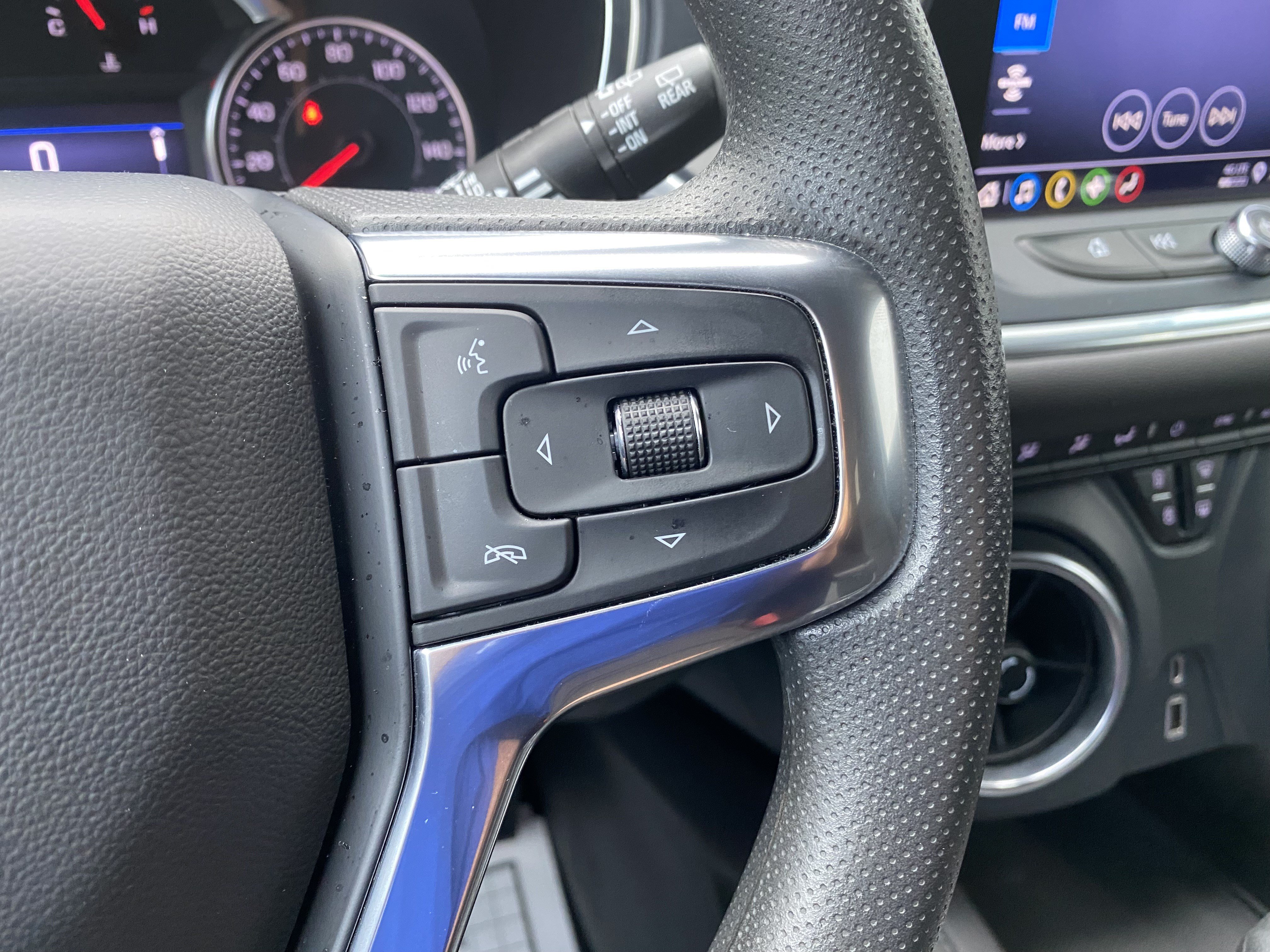Used 2022 Chevrolet Blazer LT FWD image 20