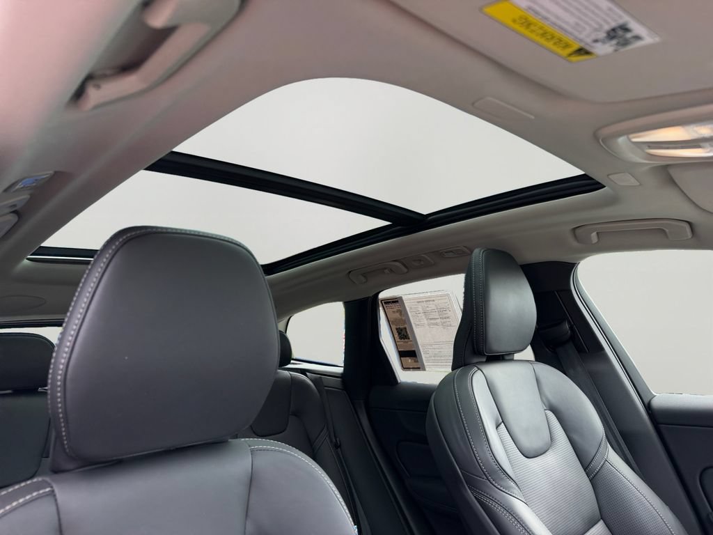 Certified 2026 Volvo XC60 B5 Ultra w/ Protection Package Premier AWD/4WD image 7