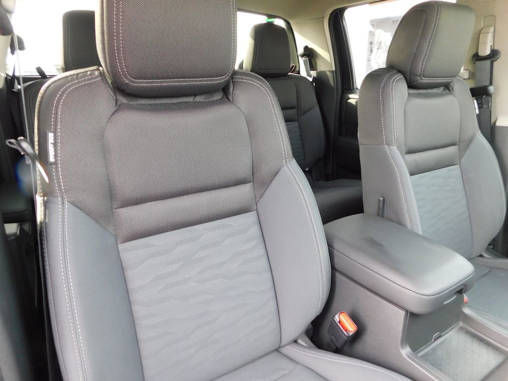 Used 2024 Nissan Frontier SV w/ Hardbody Edition image 22