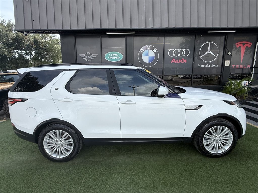 Used 2017 Land Rover Discovery HSE AWD/4WD image 8