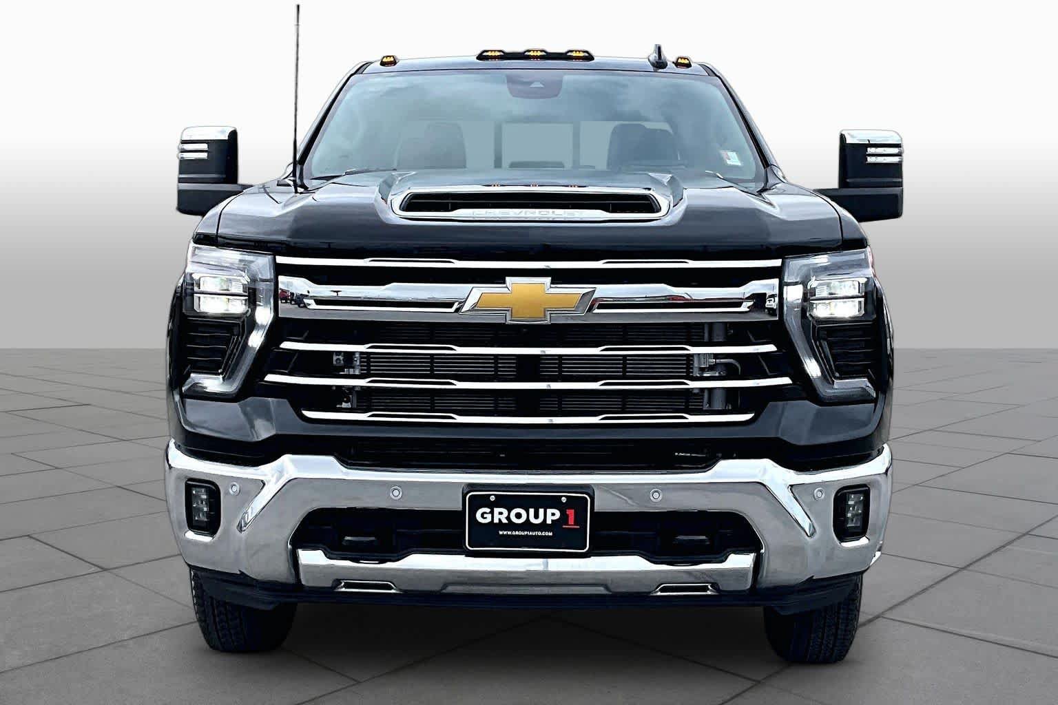 Used 2026 Chevrolet Silverado 3500 LTZ w/ LTZ Texas Edition AWD/4WD image 4