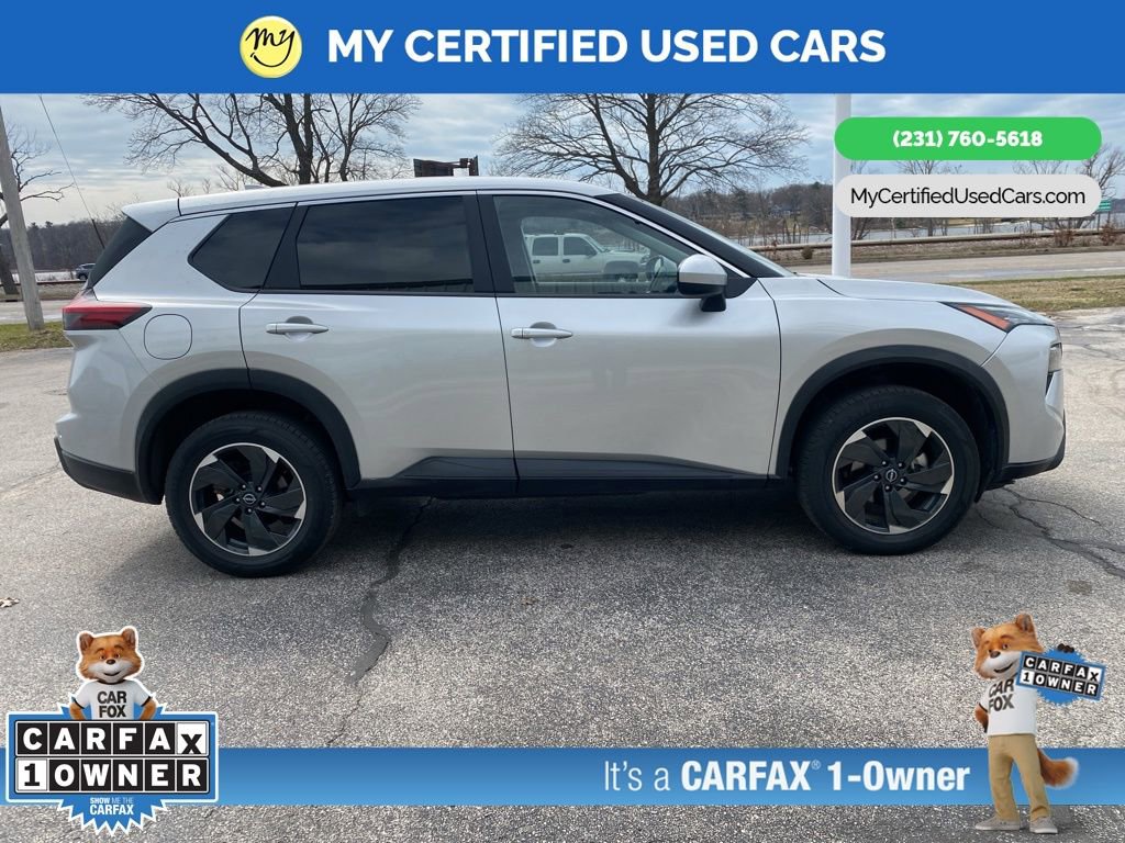 Used 2025 Nissan Rogue SV image 4