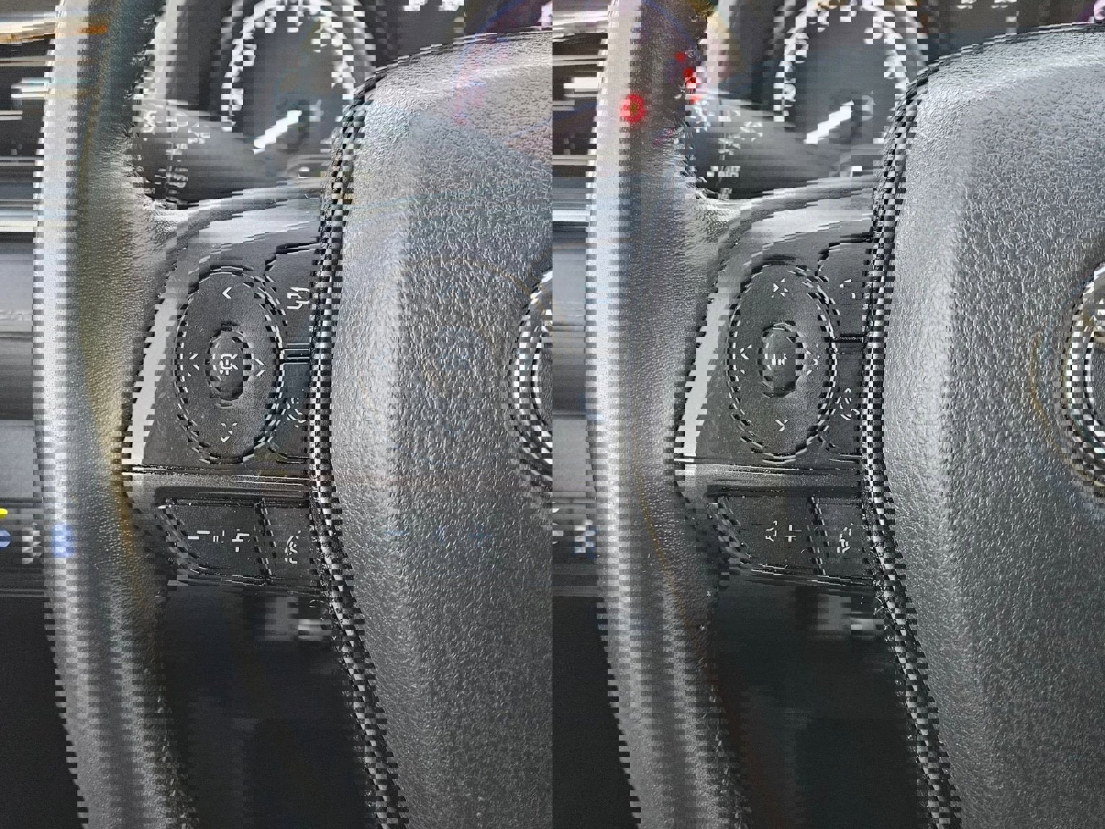 Used 2024 Toyota Camry SE image 12