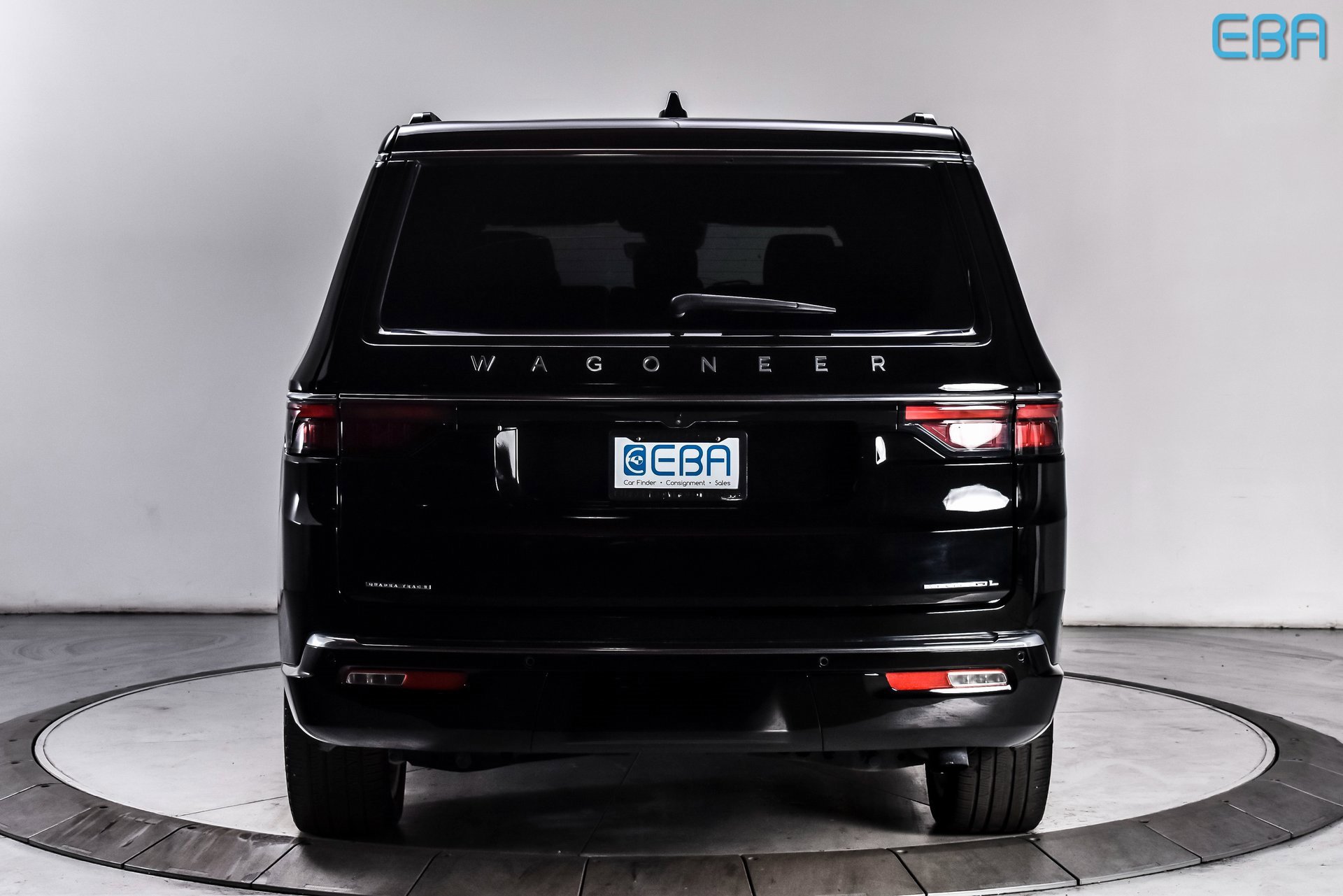 Used 2023 Jeep Wagoneer L Series III w/ Premium Group I image 5