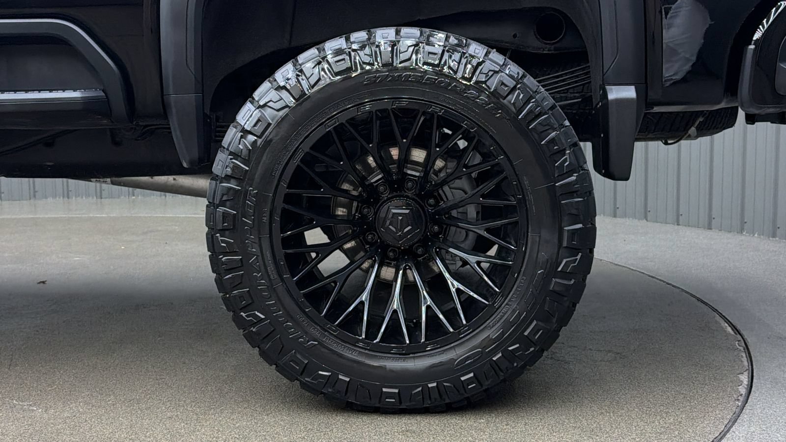 Used 2025 GMC Sierra 2500 AT4 w/ AT4 Premium Plus Package AWD/4WD image 12