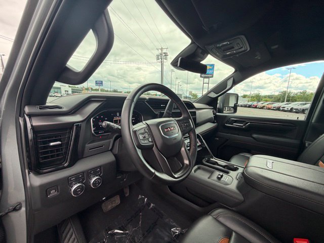 Used 2024 GMC Sierra 2500 AT4 AWD/4WD image 11