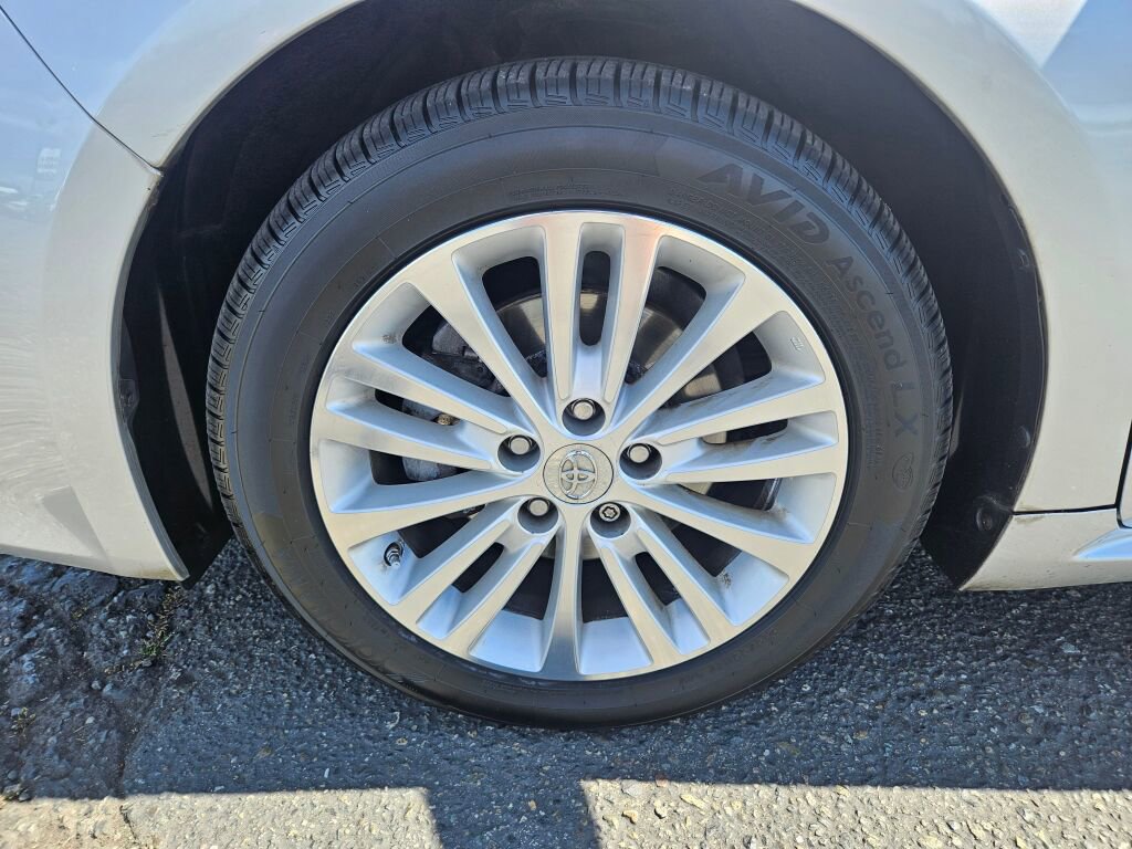 Used 2013 Toyota Avalon Limited image 8